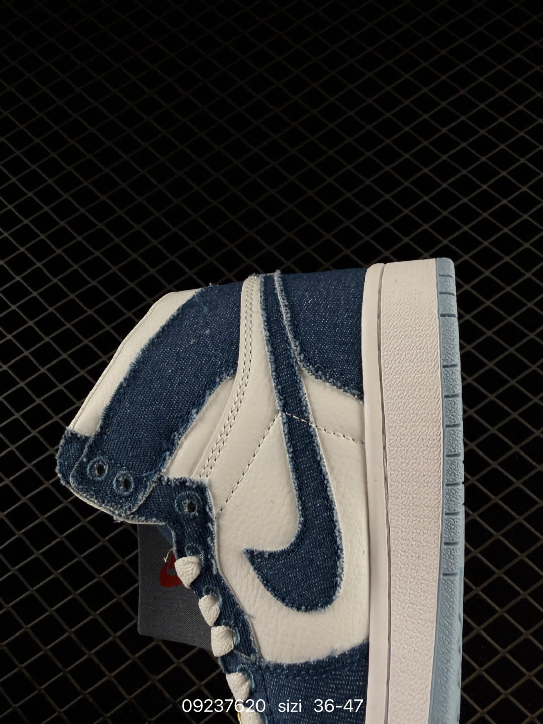 Air Jordan 1 Retro High OG Pine Green-555088-302